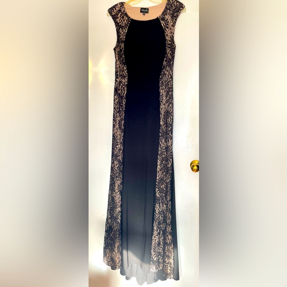 XSCAPE Long Black Lace Formal Gown, size 8